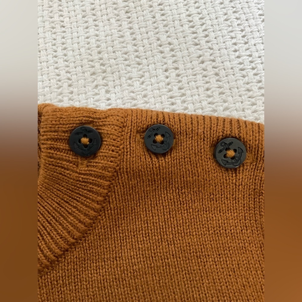 Warm Brown Knit Sweater with Ribbed Neckline - Picture 4 of 6